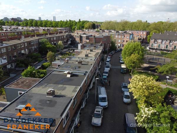 Luchtfoto dakinspectie woonwijk in Franeker Luchtfoto dakinspectie woonwijk in Franeker