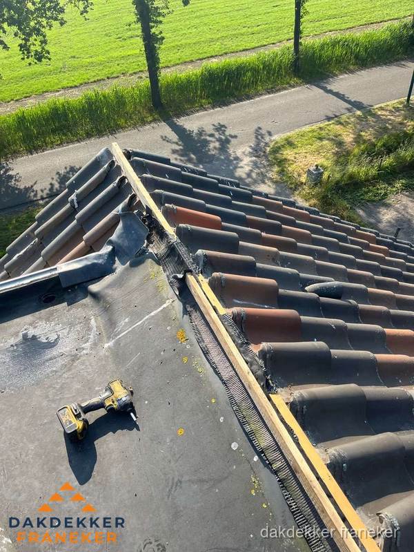 Kosten dakgoot vervangen: werkzaamheden aan dakrand in Franeker Kosten dakgoot vervangen: werkzaamheden aan dakrand in Franeker